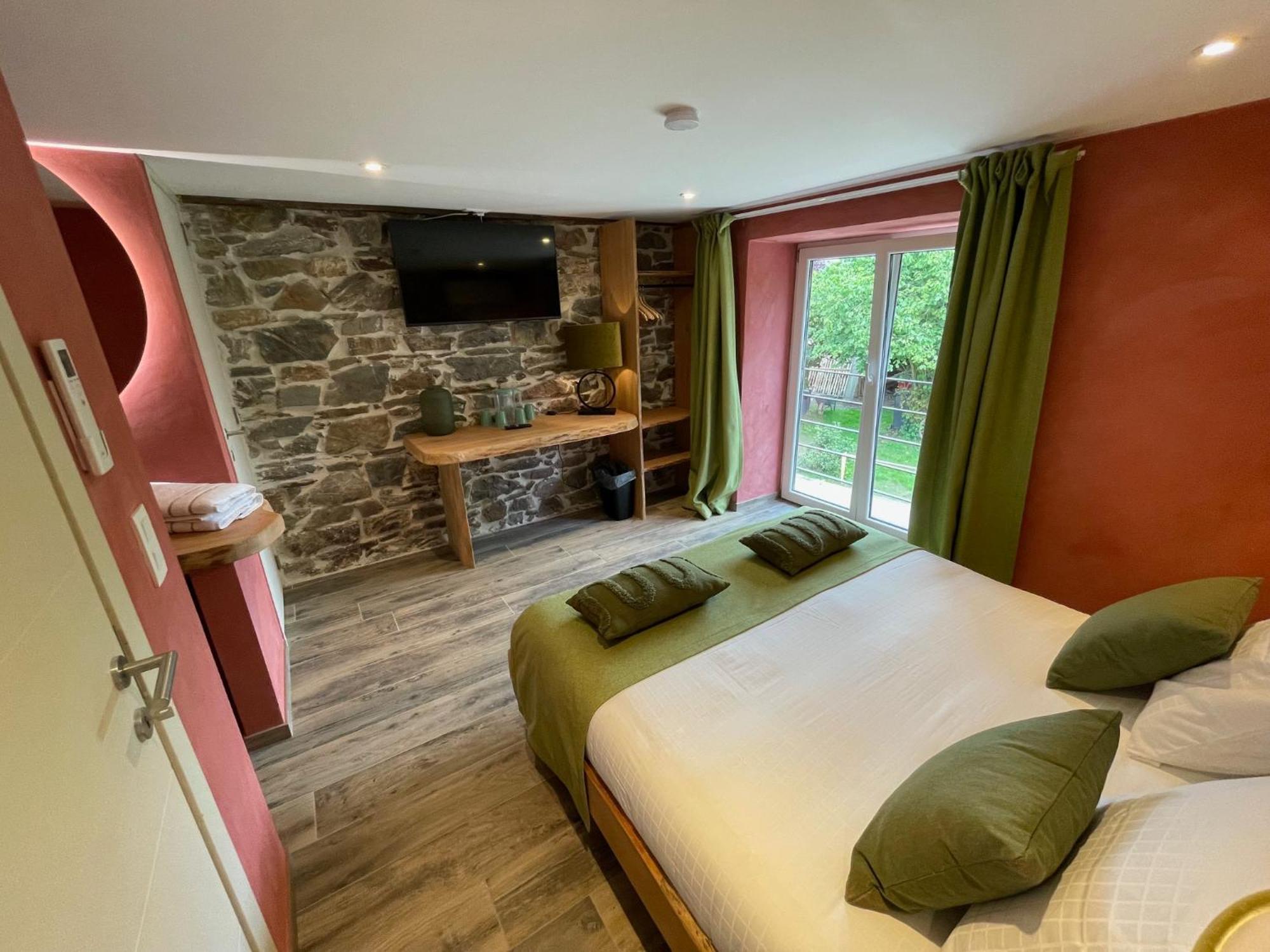 Les Chambres De Laurette Spa Bagian luar foto